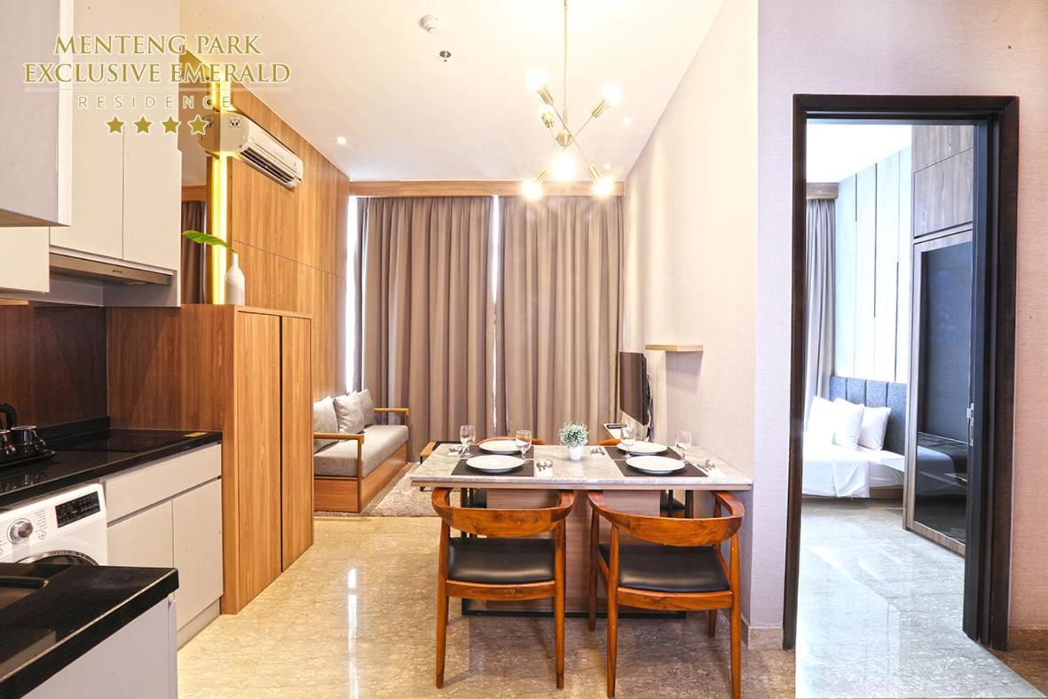 Apartamento Menteng Park Exclusive Emerald Yakarta Exterior foto